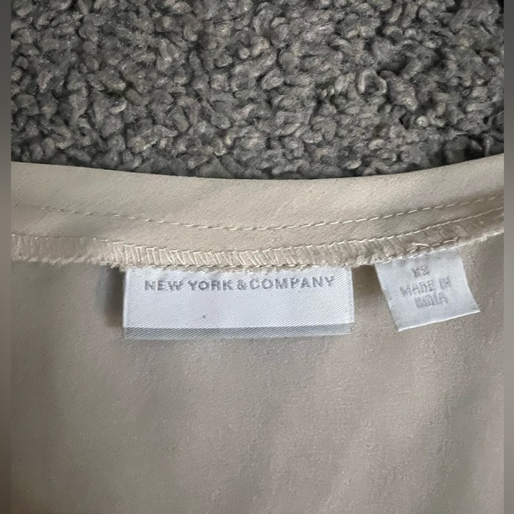 New York & Company Blouse - Picture 3 of 5